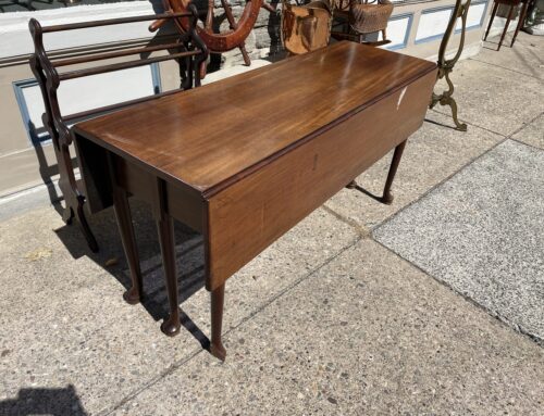 Queen Anne Mahogany 6 Leg Table Southern Origin 56” l